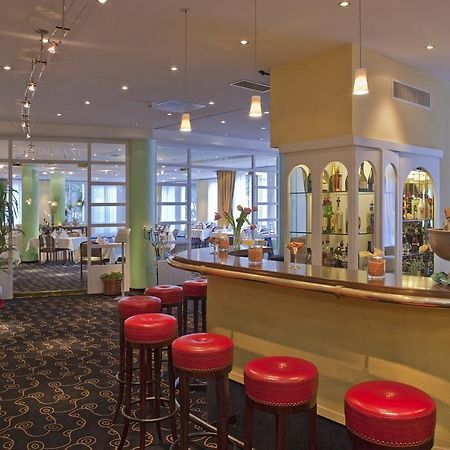 סאס פה Hotel Metropol מסעדה תמונה